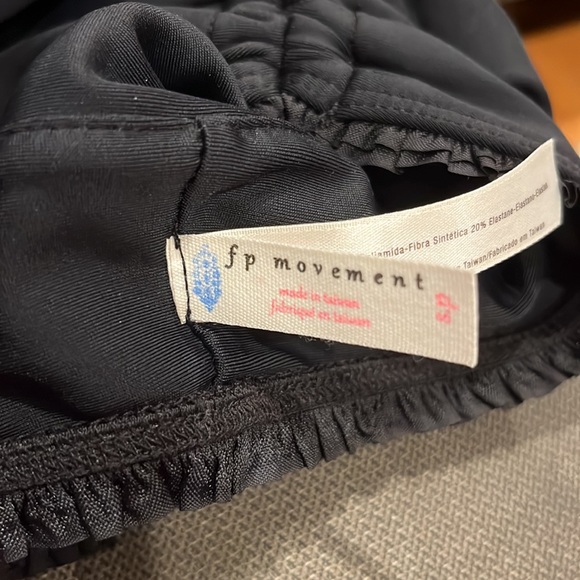 Free People FP Movement Plie Sports Bra Ruffles Cinched Crop Top small - Picture 4 of 6